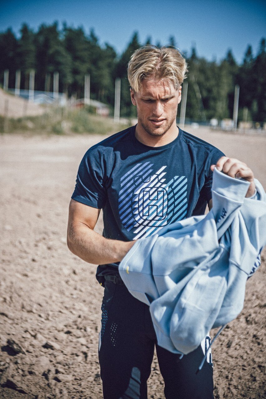 Husqvarna presenta la linea abbigliamento 2022